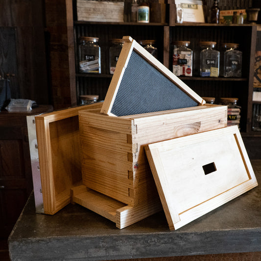5 Frame Beekeeping Kit